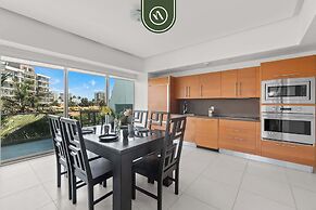 Beachfront 1 BR Condo With Multiple Pools - Gym