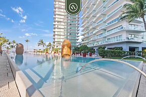 Beachfront 1 BR Condo With Multiple Pools - Gym