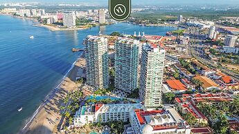 Beachfront 1 BR Condo With Multiple Pools - Gym