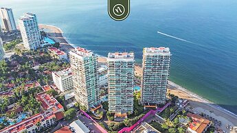 Beachfront 1 BR Condo With Multiple Pools - Gym
