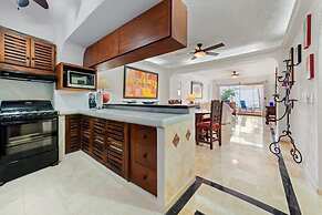 Ocean View 2Br Condo-balcony-beach-pool - 212