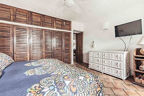 Beach Front Building 2Br Condo-balcony-beach-pool