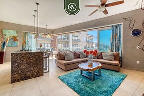Great 2BR Condo With Rooftop Pool - Romantic Zone
