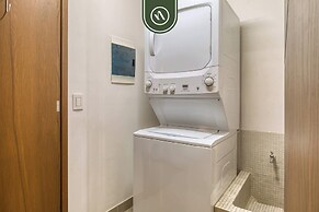 Great 2BR Condo With Rooftop Pool - Romantic Zone