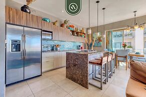 Great 2BR Condo With Rooftop Pool - Romantic Zone