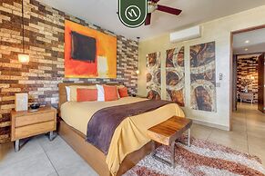 Great 2BR Condo With Rooftop Pool - Romantic Zone