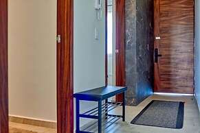 1BR Apartment - Private Balcony - Pool - Gym
