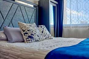 1BR Apartment - Private Balcony - Pool - Gym