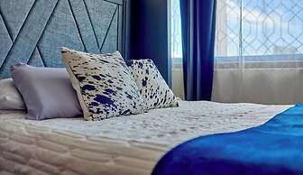 1BR Apartment - Private Balcony - Pool - Gym