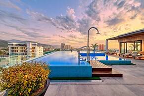 1BR Apartment - Private Balcony - Pool - Gym