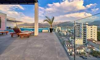 1BR Apartment - Private Balcony - Pool - Gym