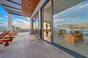 1BR Apartment - Private Balcony - Pool - Gym