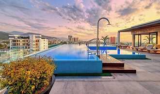1BR Apartment - Private Balcony - Pool - Gym