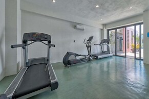 1BR Apartment - Private Balcony - Pool - Gym