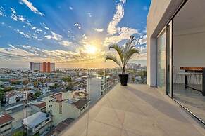 1BR Apartment - Private Balcony - Pool - Gym