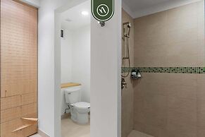 Oceanfront 2 BR Condo - Beach - Restaurant - Gym