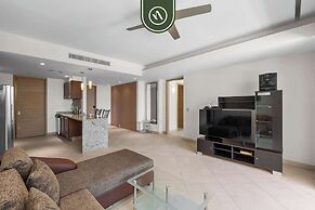 Oceanfront 2 BR Condo - Beach - Restaurant - Gym