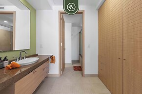 Oceanfront 2 BR Condo - Beach - Restaurant - Gym