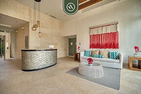 Oceanfront 2 BR Condo - Beach - Restaurant - Gym