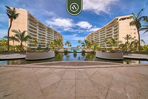 Oceanfront 2 BR Condo - Beach - Restaurant - Gym