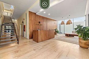 Corner 2 BR Condo - Rooftop Pool With Oceanview