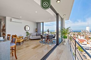 Corner 2 BR Condo - Rooftop Pool With Oceanview