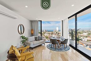 Corner 2 BR Condo - Rooftop Pool With Oceanview