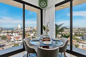 Corner 2 BR Condo - Rooftop Pool With Oceanview