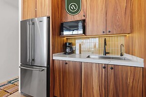 Luxury Oceanview Condo - Rooftop Pool - Downtown