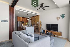 Luxury Oceanview Condo - Rooftop Pool - Downtown