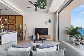 Luxury Oceanview Condo - Rooftop Pool - Downtown