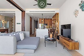 Luxury Oceanview Condo - Rooftop Pool - Downtown