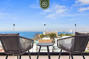 Luxury Oceanview Condo - Rooftop Pool - Downtown