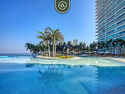 Luxury Oceanfront 2BR Condo With Private Balcony