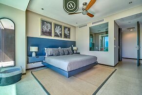 Luxury Oceanfront 2BR Condo With Private Balcony