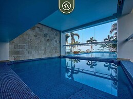 Luxury Oceanfront 2BR Condo With Private Balcony