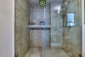 Brand New Studio - 2 Min to Beach - Rooftop Pool