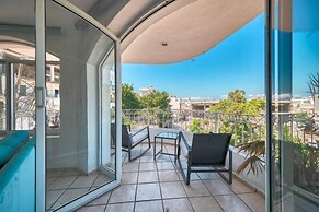 2BR Condo - Dipping Pool - Outstanding View