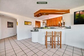 2BR Condo - Dipping Pool - Outstanding View