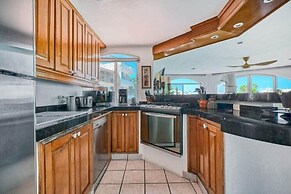 2BR Condo - Dipping Pool - Outstanding View