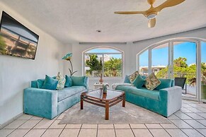 2BR Condo - Dipping Pool - Outstanding View
