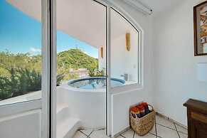 2BR Condo - Dipping Pool - Outstanding View