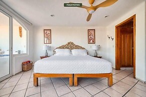 2BR Condo - Dipping Pool - Outstanding View