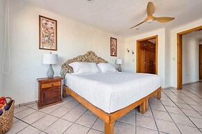 2BR Condo - Dipping Pool - Outstanding View