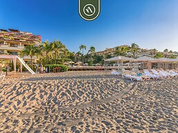 Beachfront 2 BR Condo - Beach - Pools - Tennis