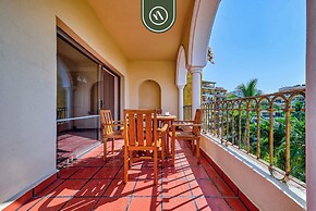 Beachfront 2 BR Condo - Beach - Pools - Tennis