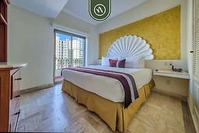 Beachfront 2 BR Condo - Beach - Pools - Tennis