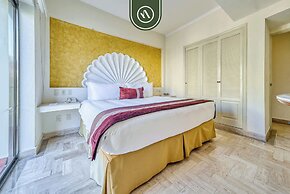 Beachfront 2 BR Condo - Beach - Pools - Tennis