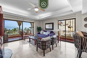 Beachfront 2 BR Condo - Beach - Pools - Tennis