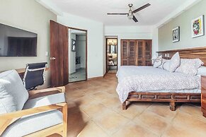 Ocean View 2Br Condo-balcony-beach-pool - 214